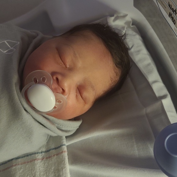 Welcome to our page! We love Poshing! ❤️ - Picture 12 of 16